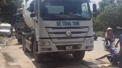 Phát hiện lái xe dương tính với ma túy đá trên Đại lộ Thăng Long