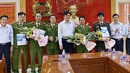 Khen thưởng vụ bắt giữ đối tượng chuyên trộm cắp thiết bị tại các trạm BTS