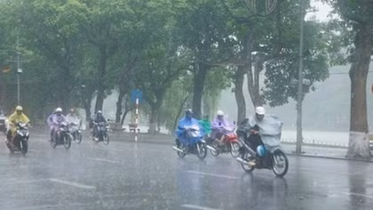 Mưa dông diện rộng ở các tỉnh Bắc Bộ