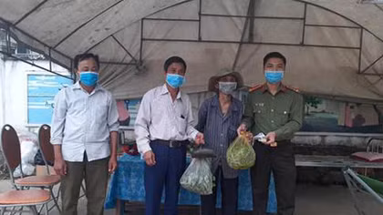 Quả bầu xanh và trang nhật ký
