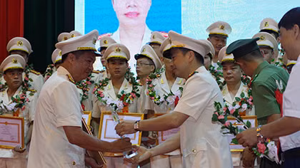 Cuộc gặp gỡ xúc động của người lính cứu hỏa