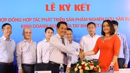 VPI và HQGANO hợp tác sản xuất nước rửa tay khô diệt khuẩn
