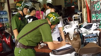 Duy trì hoạt động trông xe đúng quy định trên phố Phủ Doãn