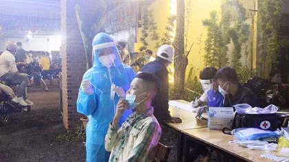 53 thanh, thiếu niên "hồn nhiên" tụ tập dự sinh nhật trong quán nhậu