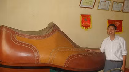 Làng đóng giày của “Thánh Gióng”
