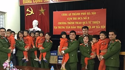 Chia sẻ yêu thương với những người có hoàn cảnh khó khăn