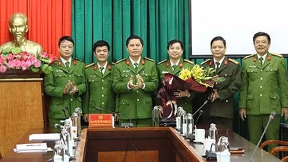 Thưởng ban chuyên án vụ bắt ma túy, thu giữ hơn 2.500 viên ma túy tổng hợp