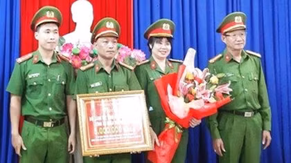 Khen thưởng các đơn vị Công an có thành tích xuất sắc