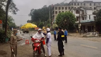 Vừa chống dịch, vừa đảm bảo an toàn ở cửa ngõ Thủ đô