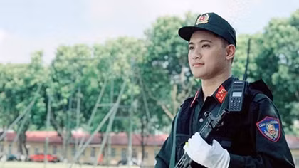 "Hot boy" Cảnh sát bảo vệ mục tiêu 8 năm liền là Chiến sỹ thi đua cơ sở