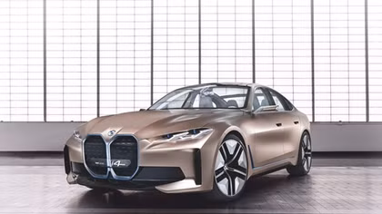 BMW hé lộ mẫu xe điện mới đẹp long lanh
