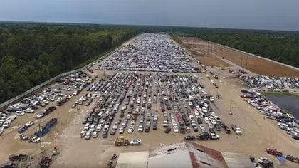 Hàng trăm ngàn xe ô tô bị hư hại trong trận lụt ở bang Louisiana