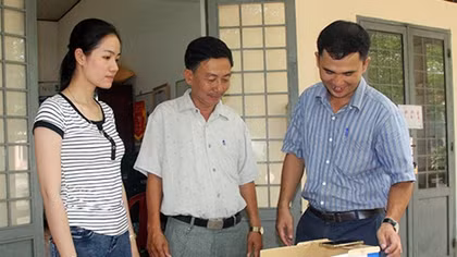 Thầy giáo làng với sáng kiến chấm thi trắc nghiệm bằng smartphone