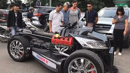 “Quái thú” mô tô 4 bánh tiền tỉ gây chú ý trên phố