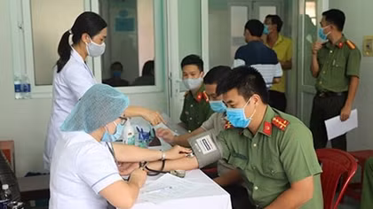 Công an tỉnh Đắk Nông triển khai tiêm vaccine ngừa COVID-19 đợt 2 cho CBCS
