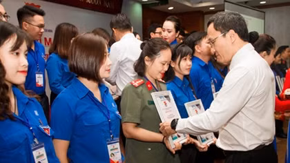 Sáng mãi niềm tin theo Đảng