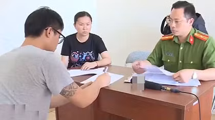 Nhiều cụ bà mất tiền tỷ vì một cuộc điện thoại