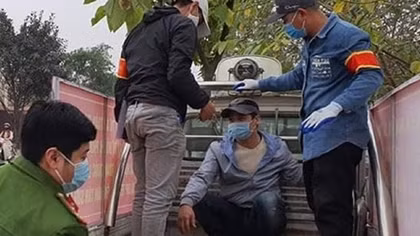 Mua ma tuý về "chơi Tết", thấy 141 vứt xe bỏ chạy 
