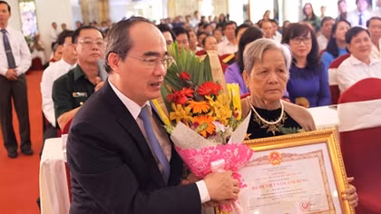 Trân trọng dành những tình cảm thiêng liêng nhất đến các Mẹ Việt Nam Anh hùng