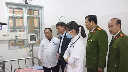 Thăm hỏi, động viên gia đình nạn nhân vụ trọng án tại huyện Bảo Lạc