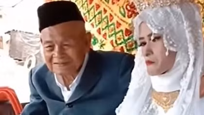 Cụ ông trăm tuổi lên xe hoa với thiếu nữ tuổi đôi mươi