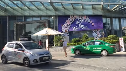“Cuộc chiến” giữa taxi truyền thống và taxi công nghệ: Do bất bình đẳng trong chính sách?!