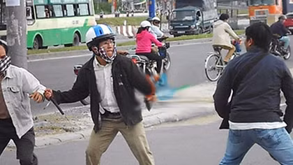 Nếu biết nhường nhịn sẽ giảm ùn tắc kẹt xe