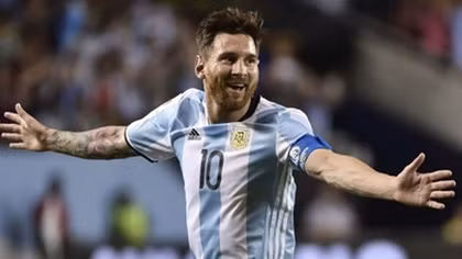 Được HLV Edgardo Bauza thuyết phục, Messi trở lại ĐT Argentina
