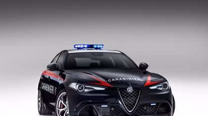 Những chiếc siêu xe của cảnh sát Italia