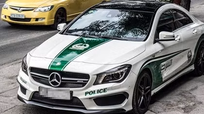 Tự ý dán tem Cảnh sát Dubai, xe ô tô sẽ bị từ chối kiểm định