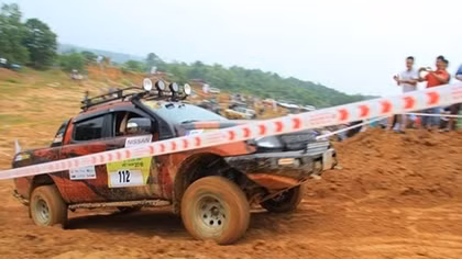 Chính thức khởi tranh Giải Đua xe ô tô địa hình 2016