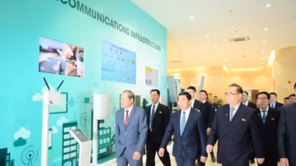 Phái đoàn cấp cao của Triều Tiên thăm cơ sở nghiên cứu, sản xuất thiết bị dân sự của Viettel