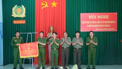Đơn vị 3 năm liền được Bộ Công an tặng cờ thi đua xuất sắc