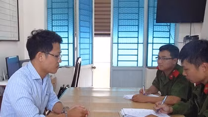 Giám đốc công ty dịch vụ việc làm lừa tiền tỷ của khách