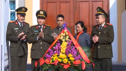 Khánh thành nhà cho cán bộ chiến sĩ có hoàn cảnh khó khăn