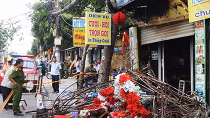 Hiểm họa từ cửa cuốn bị mất điện
