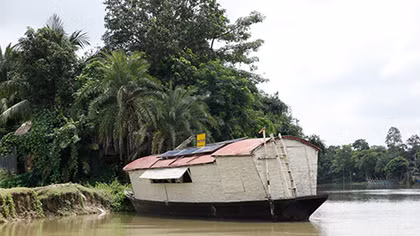 Bangladesh: Trường học nổi chống lũ