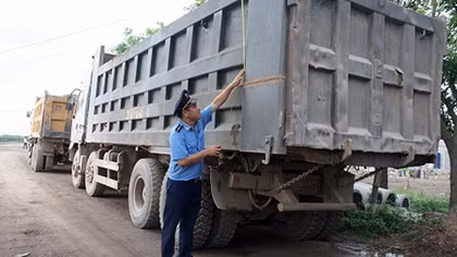 Không có "vùng cấm" khi xử lý xe chở quá tải