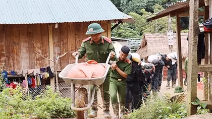 Niềm vui từ những ngôi nhà hợp ý Đảng, lòng Dân