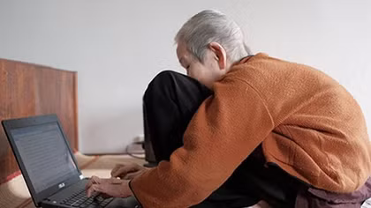 Có một cụ bà “xì - tin”
