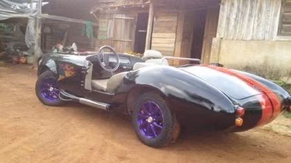 Chiêm ngưỡng “siêu xe” Shelby Cobra tự chế độc đáo của thợ Việt