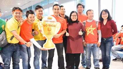 Sao Việt nô nức đi cổ vũ cho Đội tuyển U23 Việt Nam