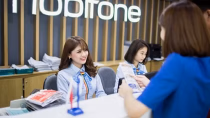 Thuê bao MobiFone nhận ưu đãi khi "lên đời" Bphone