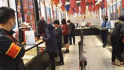 Thần tài bớt thiêng vì dịch?