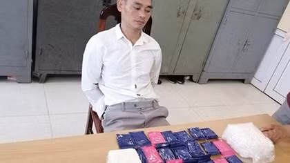 Triệt phá đường dây vận chuyển ma túy giấu trong 'vách ngăn' xe ô tô
