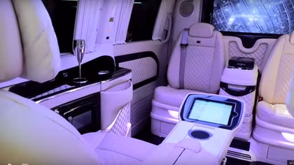 Văn phòng di động siêu sang trên Mercedes-Benz V-Class