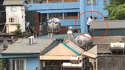 Cuộc rượt đuổi trên nóc nhà lúc bình minh