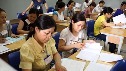 Phân công giáo viên Toán chấm thi môn Ngữ Văn (?!)