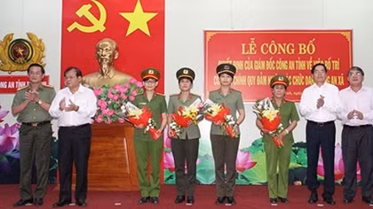Những nữ cán bộ xung phong về cơ sở