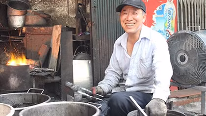 “Giữa trăm nghề, chọn nghề thợ rèn…”